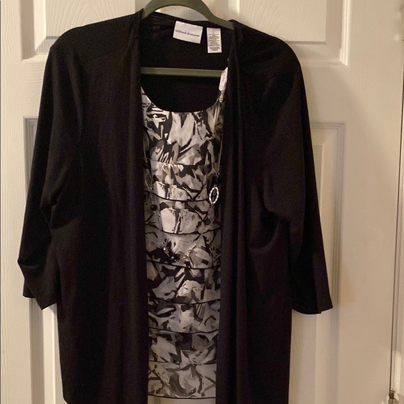 Alfred Dunner Tops - Alfred Dunner Black and White Layered Top with Necklace size large